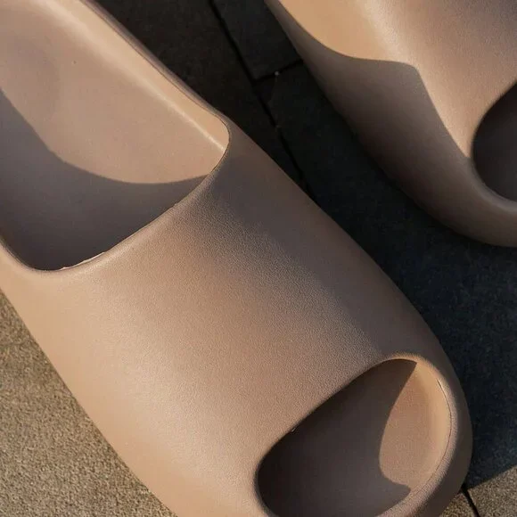 Brown Casual Women's Anti-Slip Slippers - Picture 6 of 7